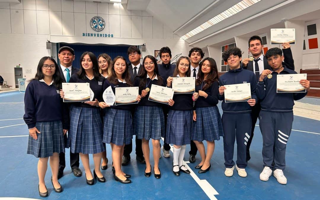 Felicitaciones al Club de Líderes y oratoria Eugenio Espejo.